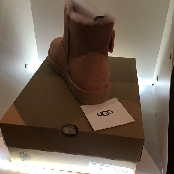UGG Boot - Picture 6 of 7